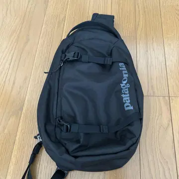 Patagonia 바디백 블랙