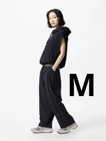 유니클로 울트라 스트레치 액티브 와이드 팬츠 M 짧은 기장 블랙