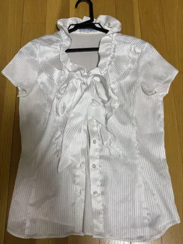 나라 까미체 프릴 보타이 블라우스 새상품급