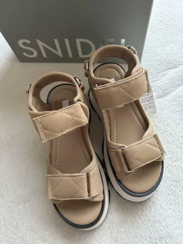 미사용 새상품 SNIDEL 베이지 통굽 샌들 S 사이즈