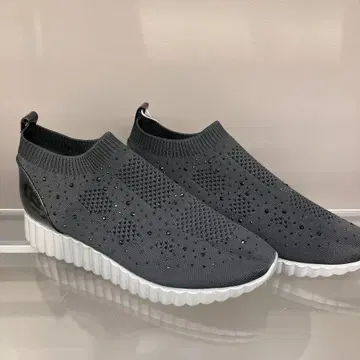 monet 모네 블랙 니트 스니커즈 비쥬 장식 슬립온 23.5cm