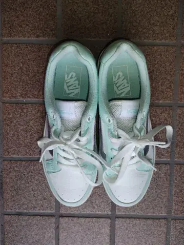 Vans SUPERB 스니커즈 24cm