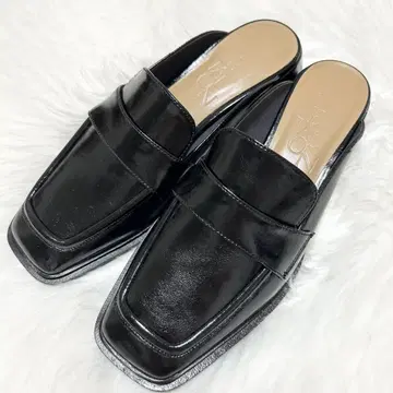 Le Talon 와이드 스퀘어 로퍼 뮬 힐 블랙