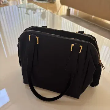 블랙 나일론 핸드백