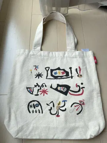 미로 전의 토트백