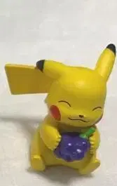 피카츄 포도 피규어