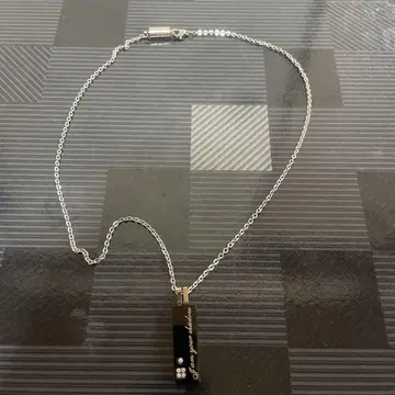 블랙 펜던트 목걸이