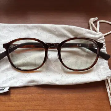JINS 브라운 라운드 안경 케이스 포함