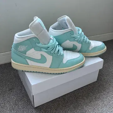 새상품급 Air Jordan 1 하이컷 스니커즈 화이트/아쿠아 스카이블루