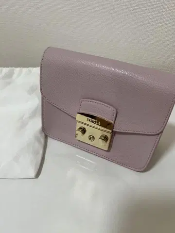 Furla 가죽 플랩 숄더백