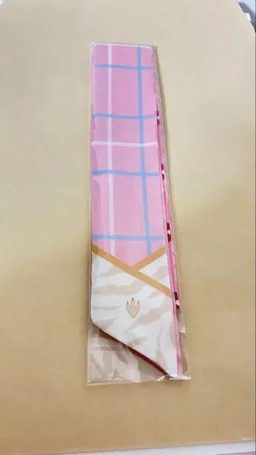 니지산지 아카기 웬 리본 스카프