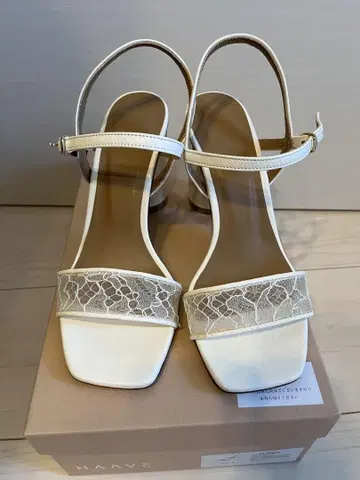 HAAVS 화이트 스트랩 샌들 22.5cm