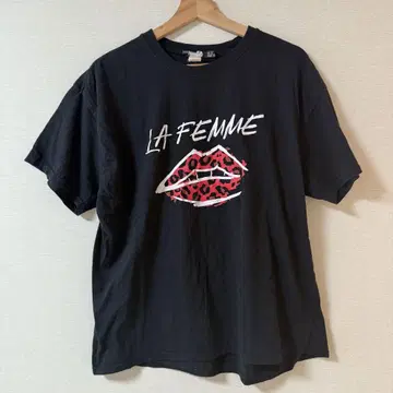 티셔츠  boohoo 하트  블랙