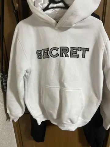 SECRET 프린트 화이트 후드티
