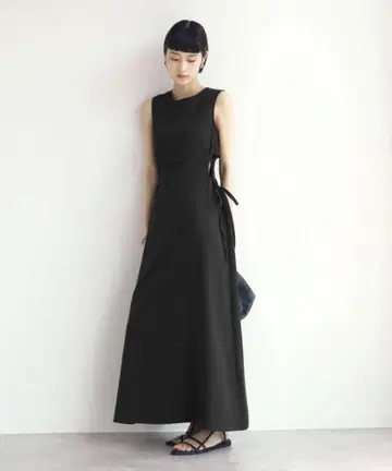 NOGLE/노글루 허리 홀 원피스