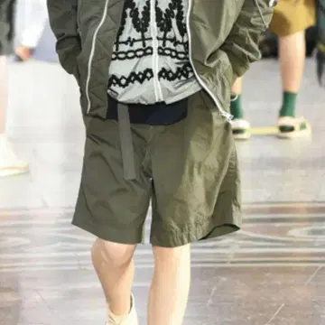 16ss Sacai 벨트 숏 팬츠 카키
