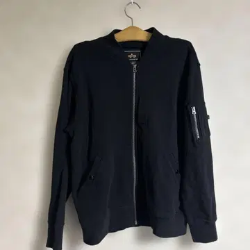 ALPHA INDUSTRIES 블랙 점퍼 X-LARGE