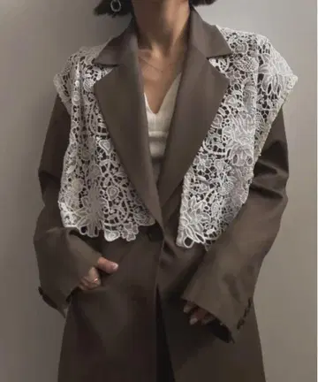 ameri ACCESSORY LACE VEST 베스트