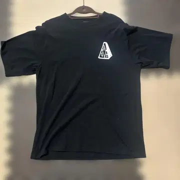 HUF 티셔츠