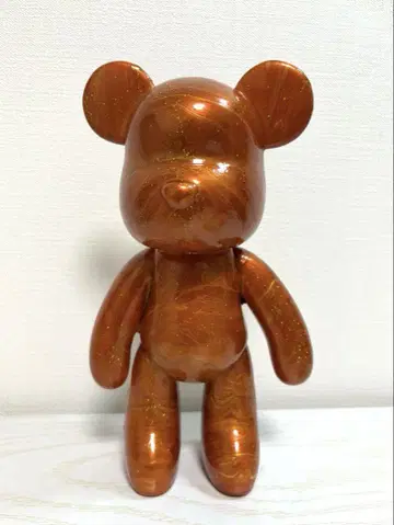 오렌지 컬러 마블 폴링 베어 피규어