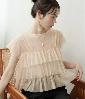 Hinari 히나리 튤 프릴 프렌치 슬리브 탑스 핑크 베이지