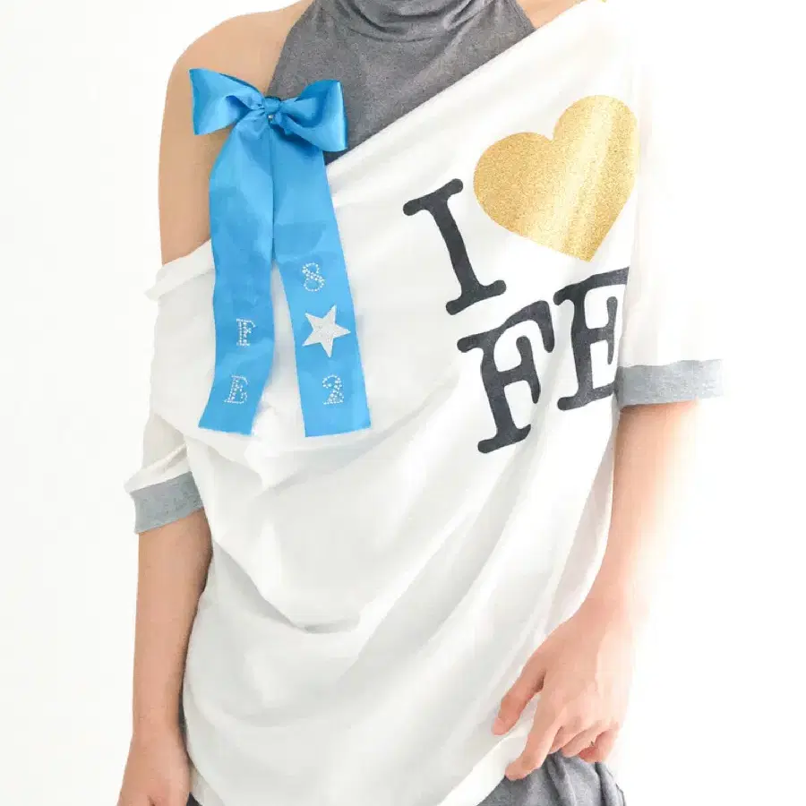 【fa.er.ie】pad shoulder raglan half top shapfairy pad shoulder raglan half top on Bunjang Global Site.