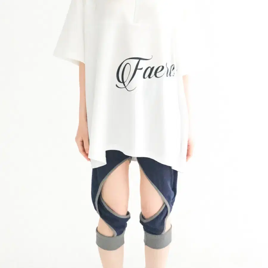 【fa.er.ie】pad shoulder raglan half top shapfairy pad shoulder raglan half top on Bunjang Global Site.