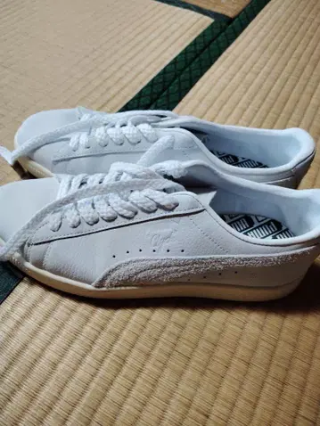 푸마 화이트 가죽 스웨이드 신발 27cm