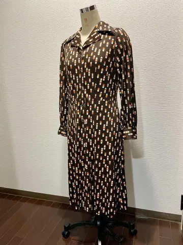 브라운 계열 꽃무늬 긴팔 롱 원피스