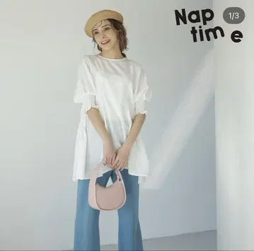 naptime 퍼프 슬리브 플레어 블라우스