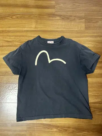 EVISU 블랙 티셔츠