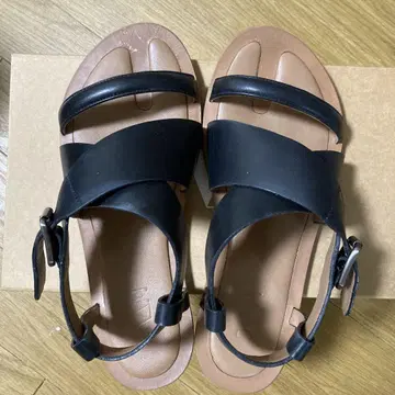 블랙 컴포트 샌들