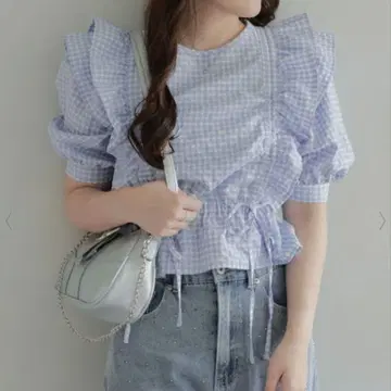 스카이블루 체크 프릴 블라우스