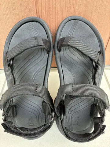Teva 블랙 샌들 23cm