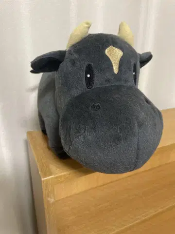 검은 소 봉제 인형