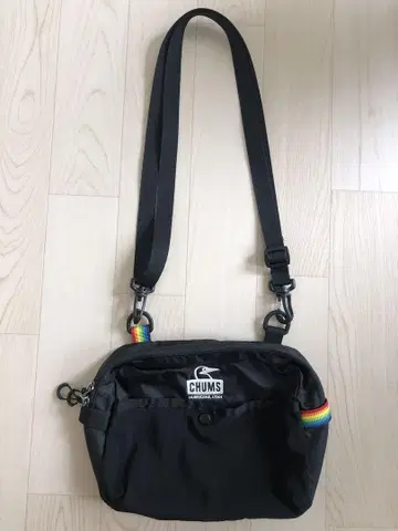 CHUMS 블랙 사코슈