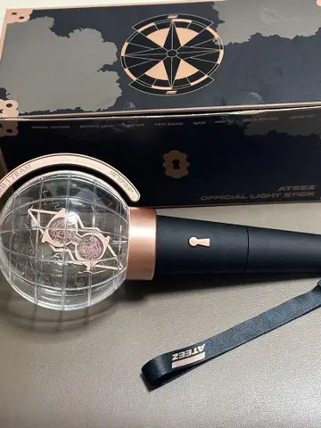 ATEEZ OFFICIAL LIGHT STICK 공식 라이트 스틱
