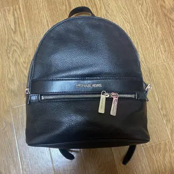 마이클코어스 블랙 가죽 백팩
