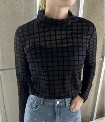 NEW LOGO MONOGRAM PLAID SKIN TOP 블랙