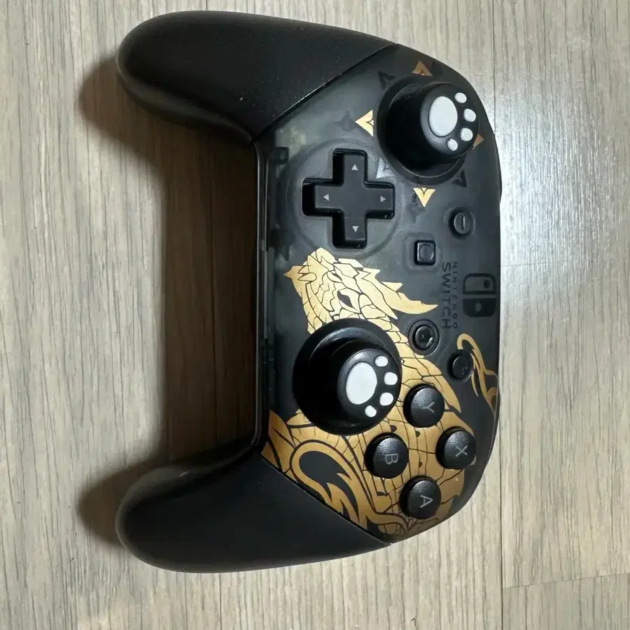 Nintendo Switch Pro Controller + Joytron Charging Dock #닌텐도스위치,#컨트롤러,#아미보,# 스위치,#닌텐도프로콘 on Bunjang Global Site.