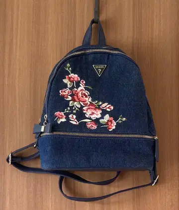 GUESS 꽃무늬 자수 백팩 새상품급