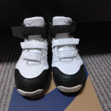 Mizuno 하이컷 신발 화이트/블랙