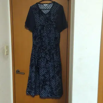 잉게보르크 네이비 플라워 무늬 롱 원피스 반팔