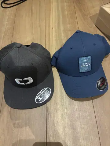 OGIO 캘러웨이 & 트래비스 매튜 골프 캡 2개 세트
