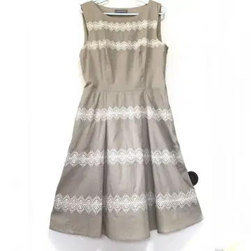 LAURA ASHLEY 베이지 슬리브리스 원피스 M