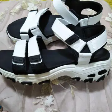 새상품급 24cm 스케쳐스 스포츠 샌들