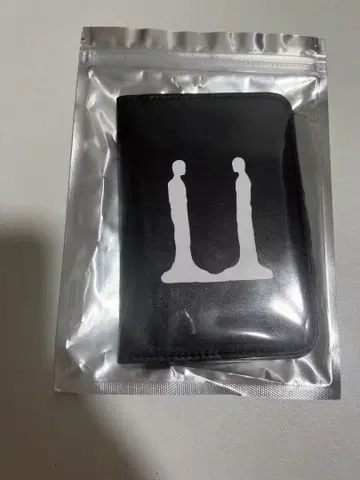 G-DRAGON UBERMENSCH 여권 커버 공식 굿즈