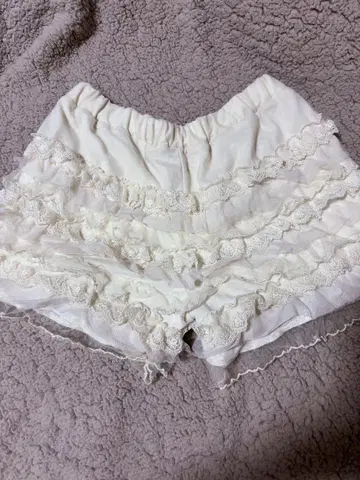 잉그 티어드 레이스 숏 팬츠