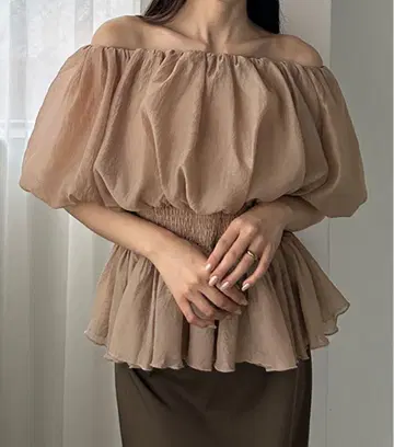 쉬폰 오프숄더 페플럼 탑