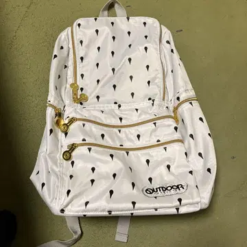 OUTDOOR PRODUCTS 죠죠의 기묘한 모험 부챠라티 패턴 백팩